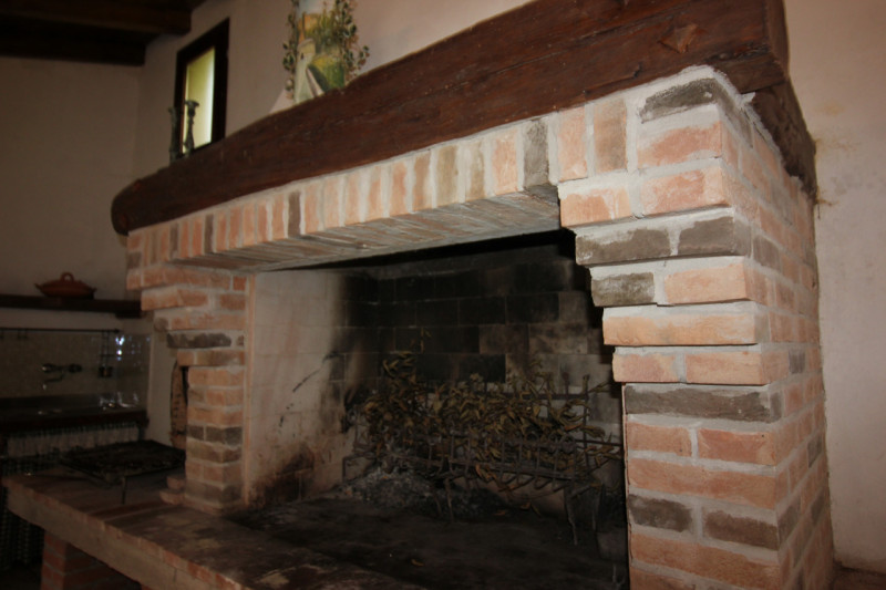 Nel cuore del suggestivo Comune di Valdastico, immerso in un paesaggio montano incantevole e circ...