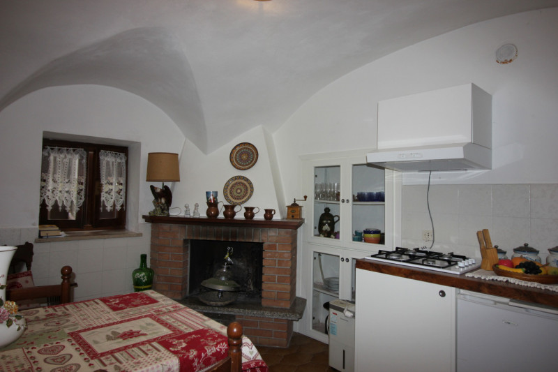 Nel cuore del suggestivo Comune di Valdastico, immerso in un paesaggio montano incantevole e circ...