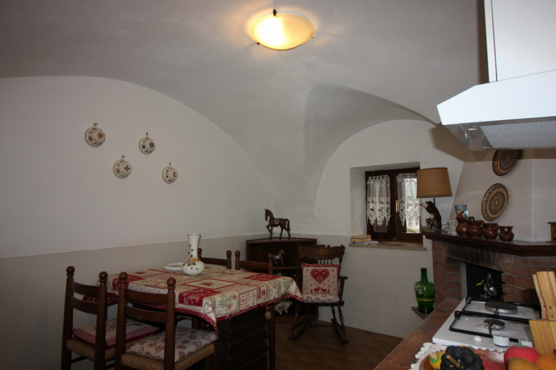Nel cuore del suggestivo Comune di Valdastico, immerso in un paesaggio montano incantevole e circ...