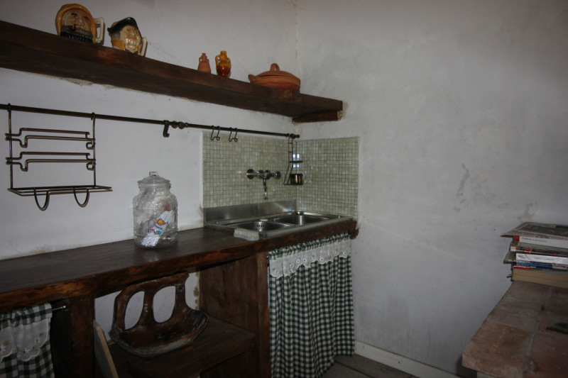 Nel cuore del suggestivo Comune di Valdastico, immerso in un paesaggio montano incantevole e circ...