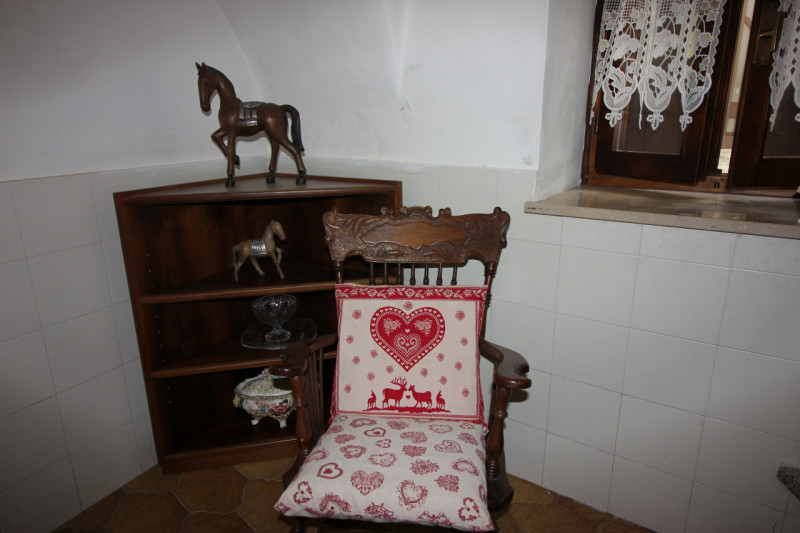 Nel cuore del suggestivo Comune di Valdastico, immerso in un paesaggio montano incantevole e circ...