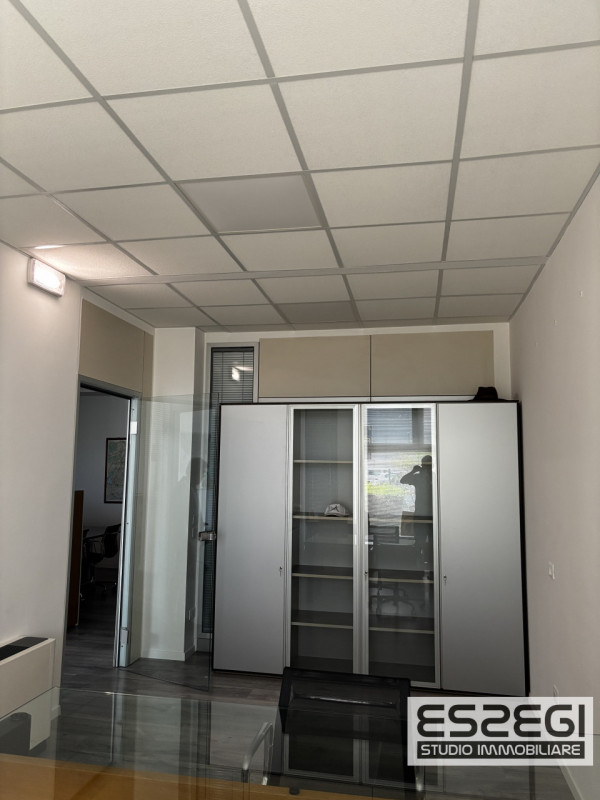 PADOVA EST - VIALE della NAVIGAZIONE INTERNA. Proponiamo in locazione un ampio e moderno ufficio ...