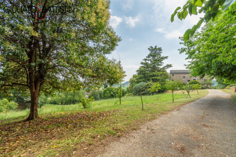 Sovizzo, provincia di Vicenza, versante collinare dei Colli Berici. 
Proponiamo in vendita una VI...