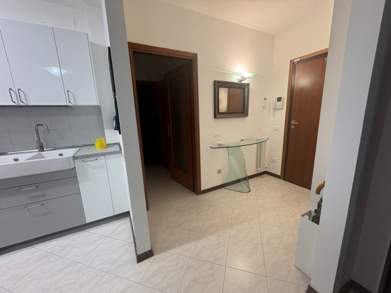 Scopri questo splendido appartamento situato nel cuore di Albignasego, un comune caratterizzato d...