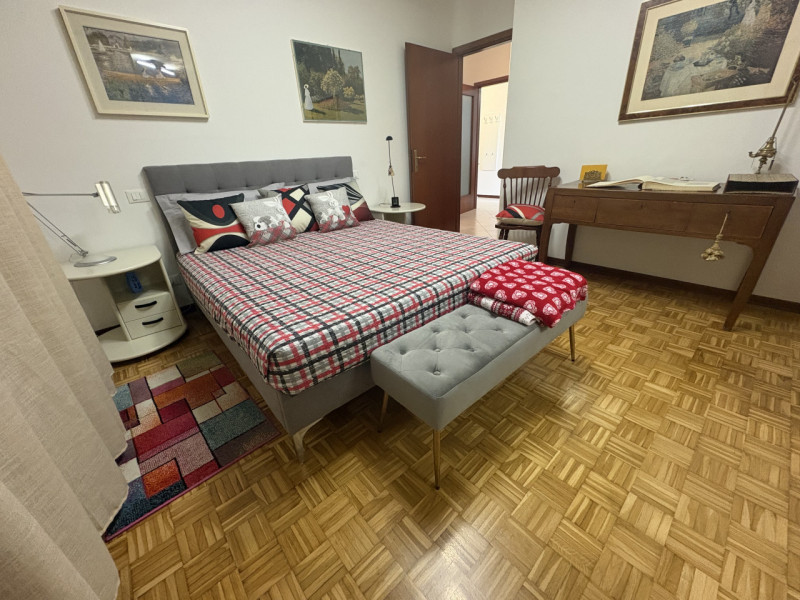 Scopri questo splendido appartamento situato nel cuore di Albignasego, un comune caratterizzato d...