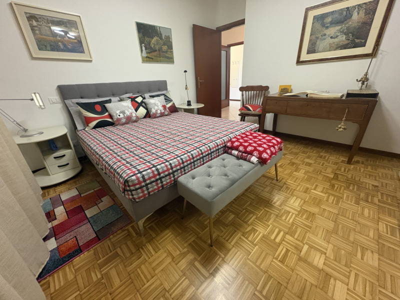 Scopri questo splendido appartamento situato nel cuore di Albignasego, un comune caratterizzato d...