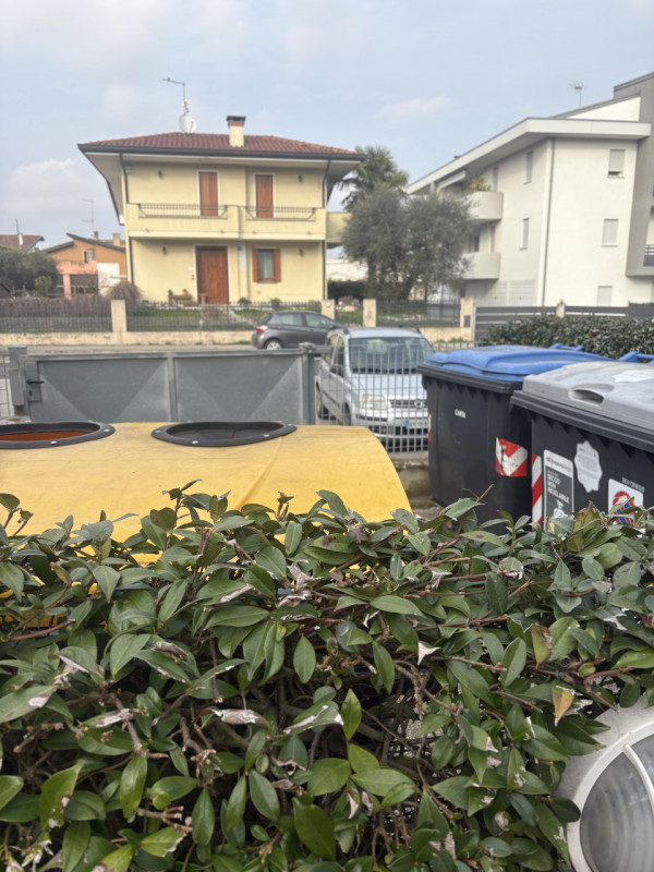 Scopri questo splendido appartamento situato nel cuore di Albignasego, un comune caratterizzato d...