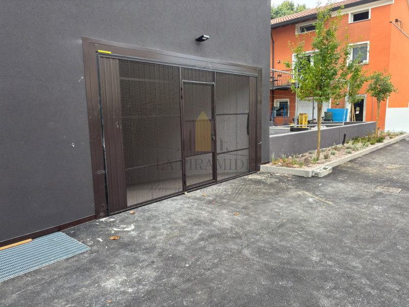PORTA TRENTO PADOVA
Proponiamo in affitto 2 garage di nuova costruzione di circa 20mq, in ottima ...