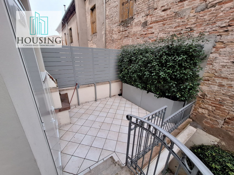 Nel cuore del centro storico di Padova, nella prestigiosa cornice di Riviera Tito Livio, proponia...