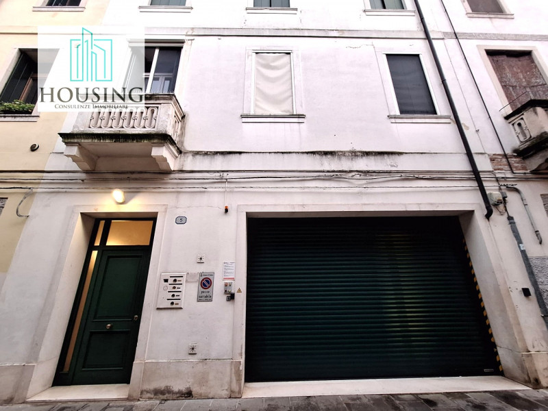 Nel cuore del centro storico di Padova, nella prestigiosa cornice di Riviera Tito Livio, proponia...