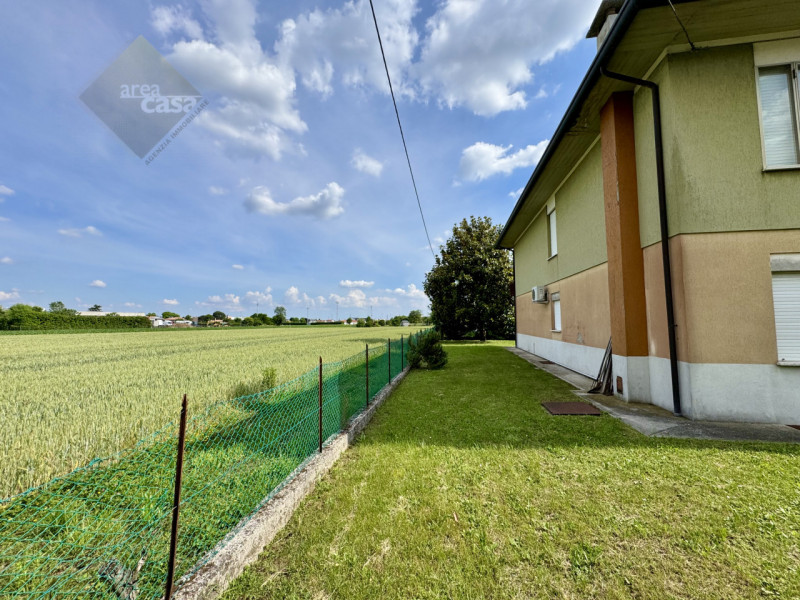 Cerchi una casa che unisca tranquillità e praticità? 
Questa villetta unifamiliare è la soluzione...