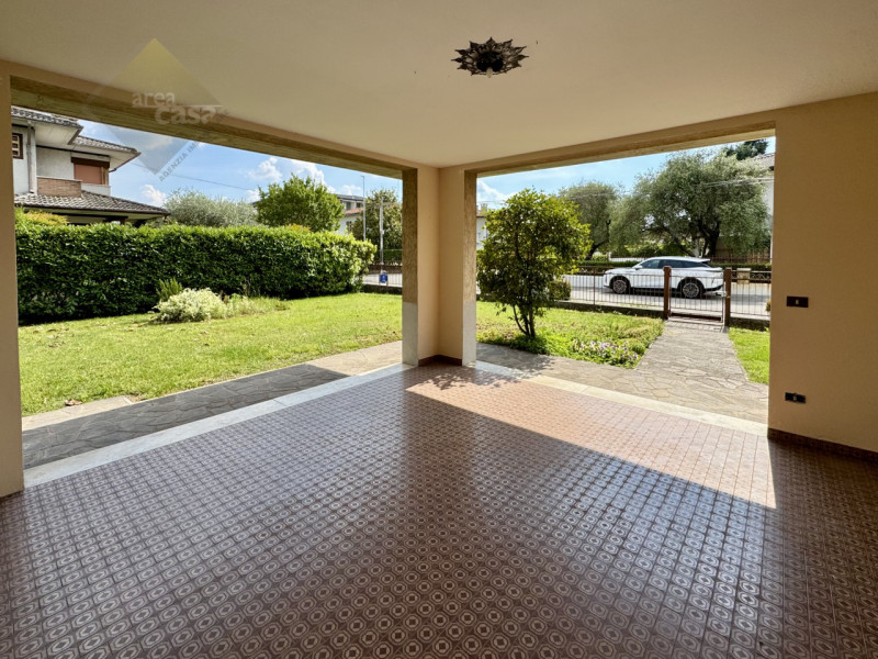 Cerchi una casa che unisca tranquillità e praticità? 
Questa villetta unifamiliare è la soluzione...