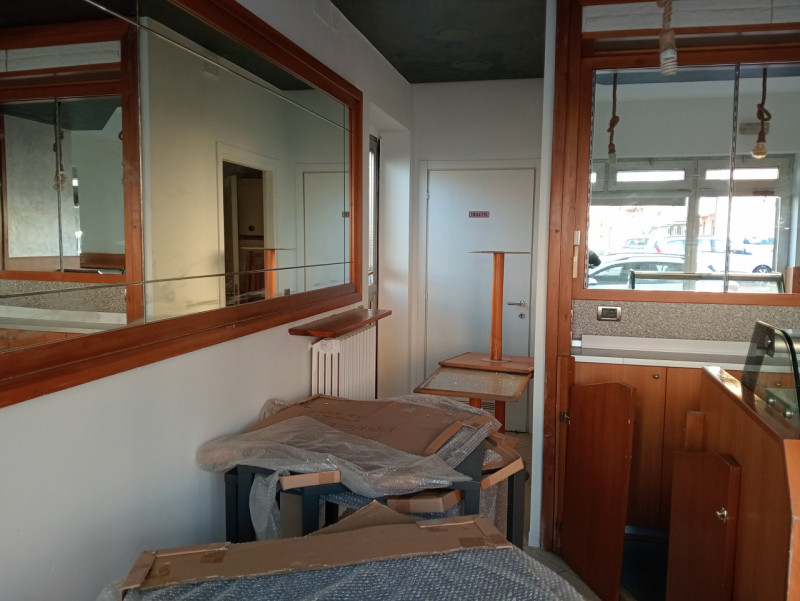 Vigodarzere - In ottima posizione, con alta visibilità, forte passaggio veicolare e pedonale, si ...
