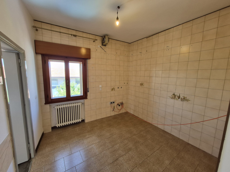 Vo' (PD), Località Vo' di Sotto, Proponiamo in Vendita Ampio Appartamento di circa mq.150 svilupp...