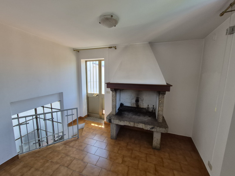 Vo' (PD), Località Vo' di Sotto, Proponiamo in Vendita Ampio Appartamento di circa mq.150 svilupp...