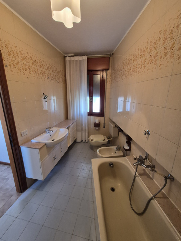Vo' (PD), Località Vo' di Sotto, Proponiamo in Vendita Ampio Appartamento di circa mq.150 svilupp...