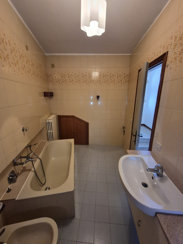 Vo' (PD), Località Vo' di Sotto, Proponiamo in Vendita Ampio Appartamento di circa mq.150 svilupp...