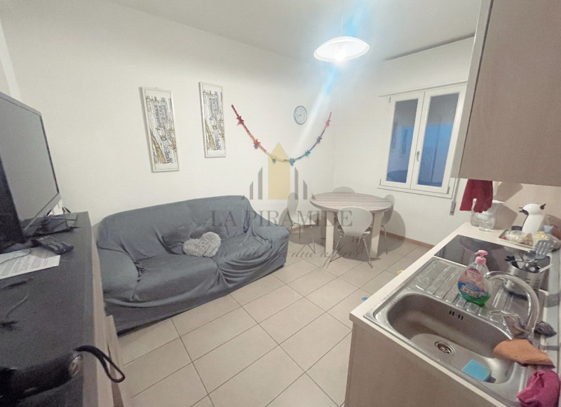 POSTO LETTO SINGOLO IN CAMERA DOPPIA IN APPARTAMENTO - ZONA OSPEDALE MILITARE - PADOVA
Disponibil...