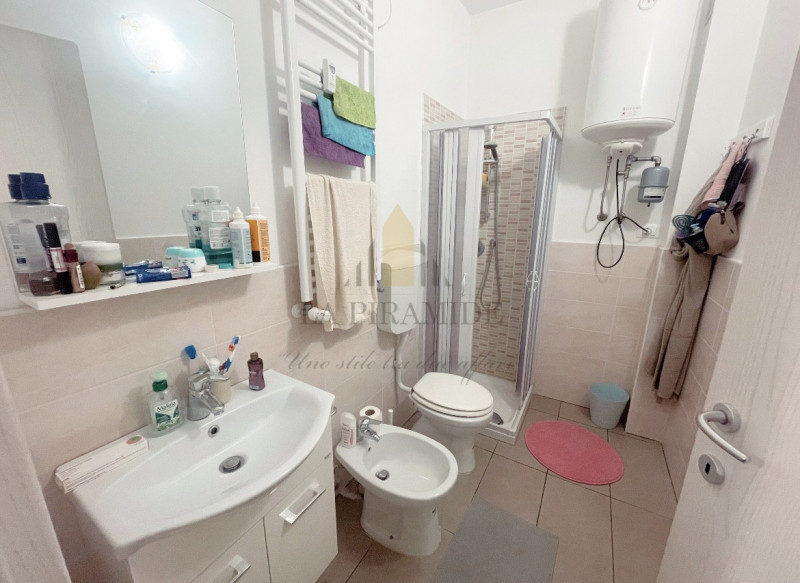 POSTO LETTO SINGOLO IN CAMERA DOPPIA IN APPARTAMENTO - ZONA OSPEDALE MILITARE - PADOVA
Disponibil...