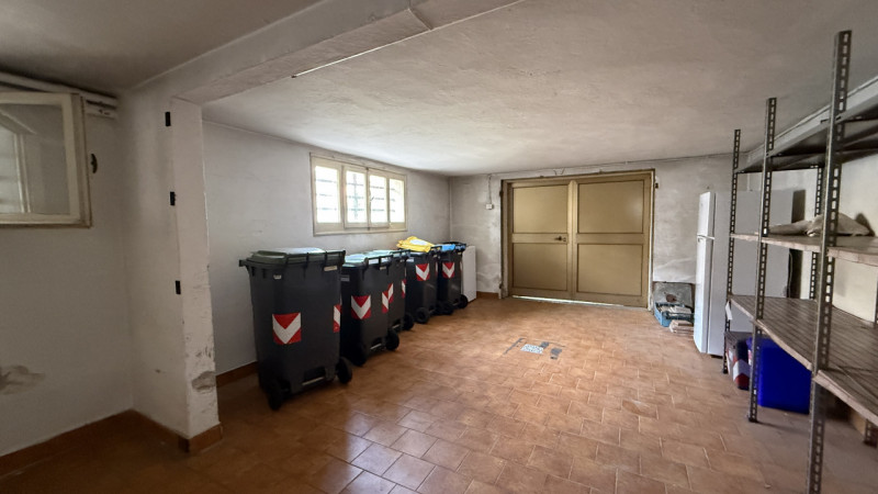 QUARTIERE ARCELLA a due passi dalla stazione e dal centro città, comodissimi tutti i servizi di p...