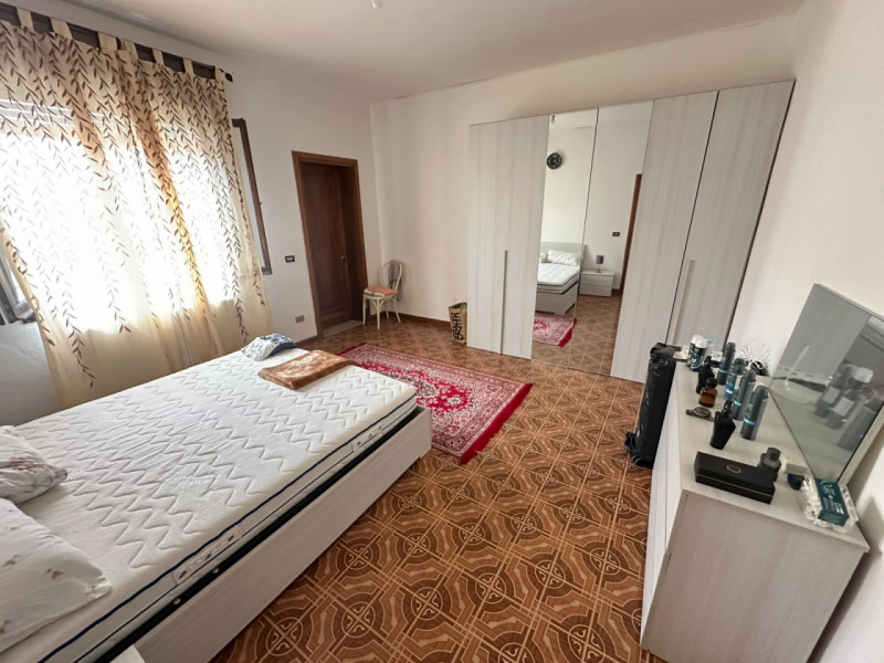 SANTA MARIA DI SALA – In una tranquilla zona verde, defilata dal centro del paese ma a pochi chil...