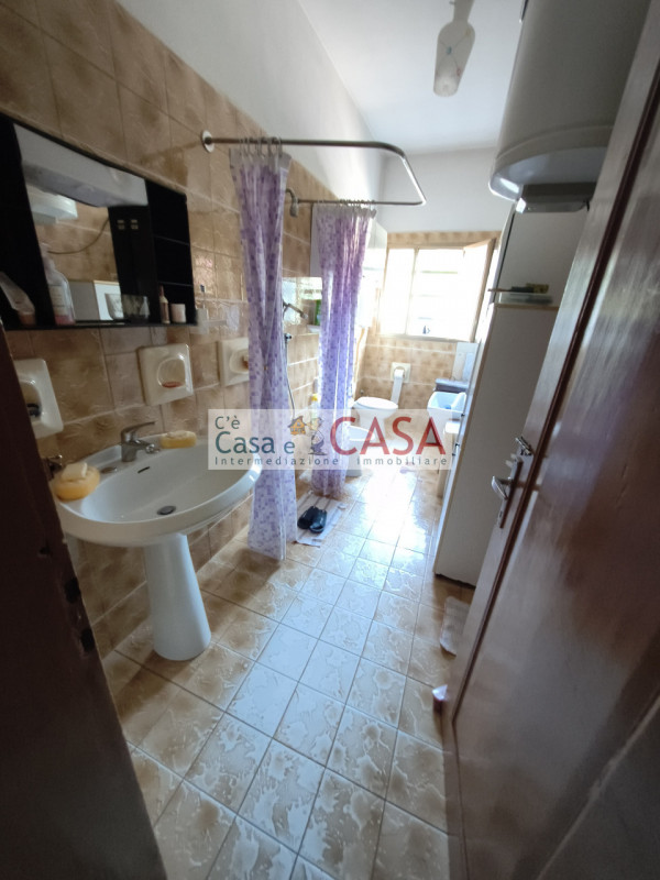 Contesto agreste e tranquillo, l'agenzia C'è Casa e CASA vi intita a prendere visione di una casa...