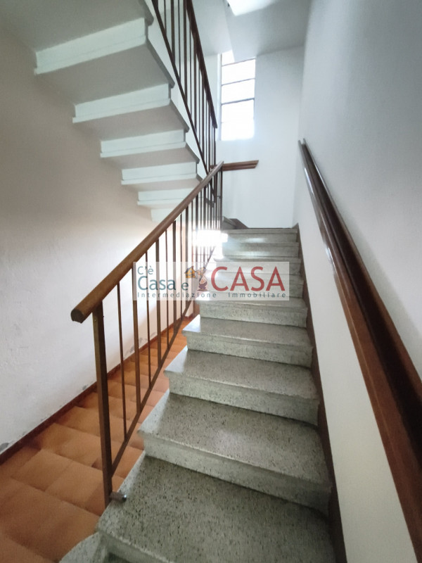 Contesto agreste e tranquillo, l'agenzia C'è Casa e CASA vi intita a prendere visione di una casa...