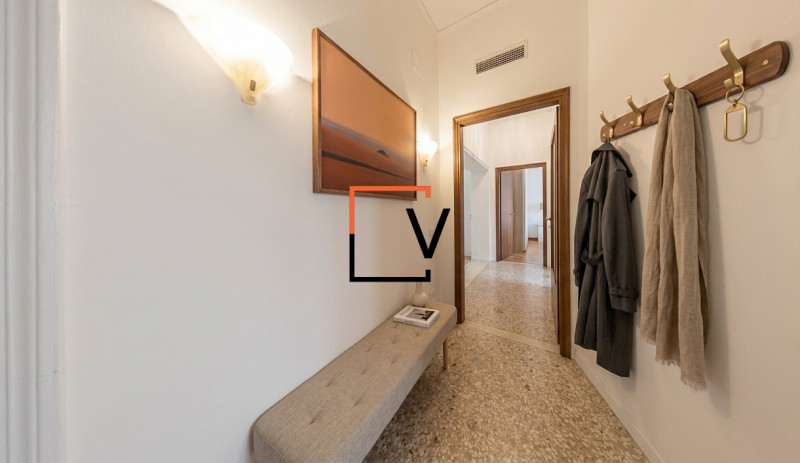 V419 – Proponiamo in vendita esclusivo appartamento in Via Lungosile Antonio Mattei, subito dispo...
