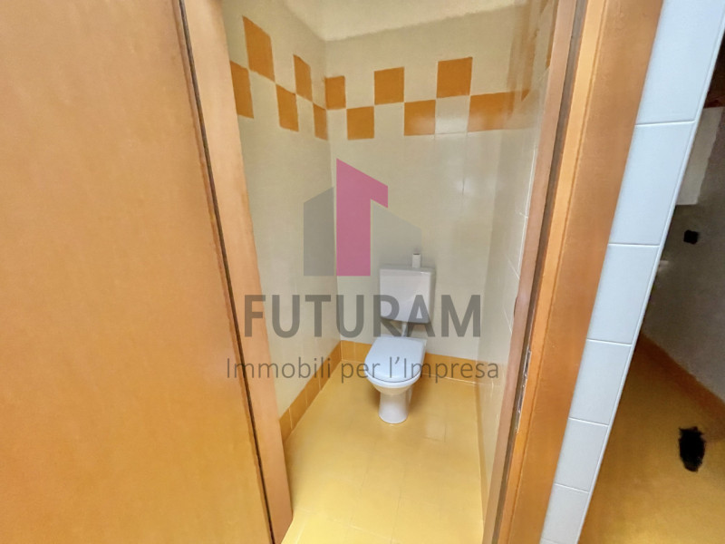 TORRI DI QUARTESOLO - 69FIL - PER INFO  0444/021989 

Proponiamo in VENDITA un ufficio su pregevo...