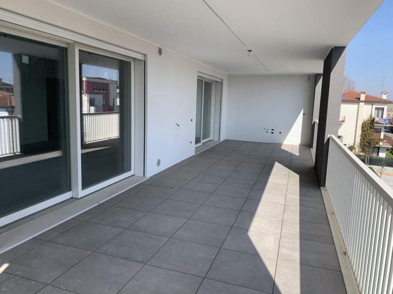 PADOVA – SAN LAZZARO

La casa nuova dove ogni giornata può iniziare all’aperto

Ci sono case che ...