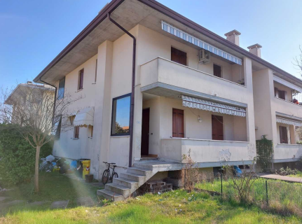 Rif. A.A.92-25

Vendita all'asta - appartamento al piano rialzato in data 30 settembre 2026

Desc...
