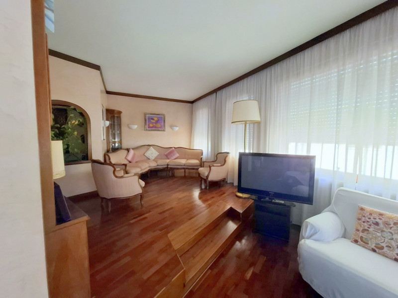 AMPIO APPARTAMENTO PANORAMICO IN CORSO MILANO €.460.000-rif.CL551


In una delle zone più richies...