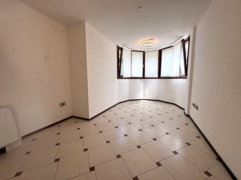SANTISSIMA TRINITÀ: In quartiere residenziale a 5 minuti dal centro di Padova, comodissimo a tutt...