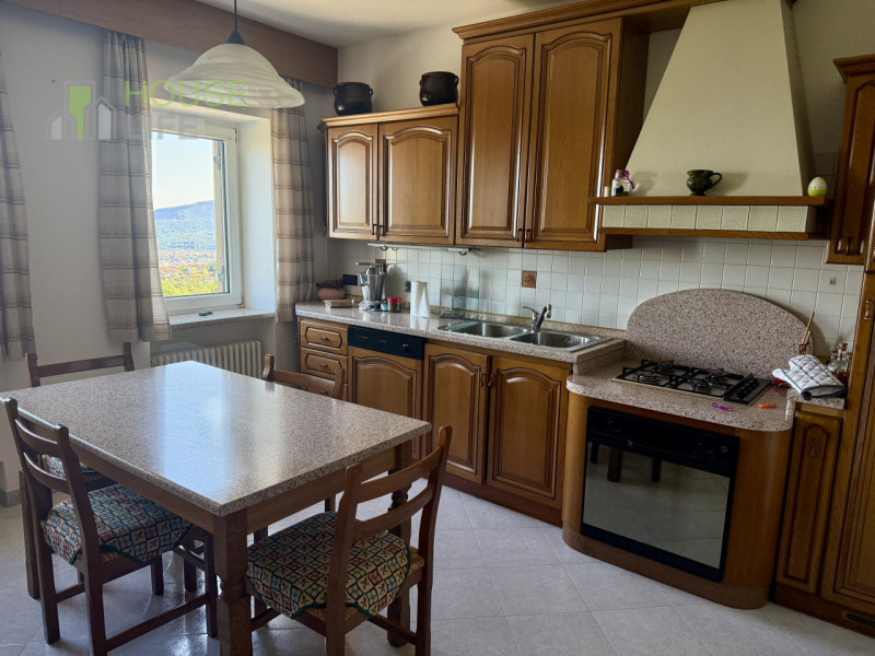 SCHIO loc. Tretto: In posizione panoramica, a 10 minuti dal centro di Schio e Santorso, CASA SING...