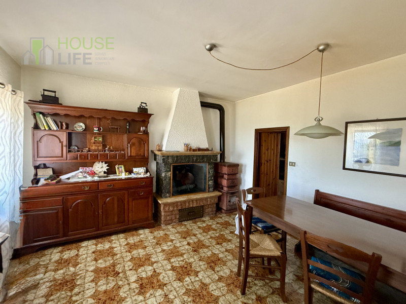 SCHIO loc. Tretto: In posizione panoramica, a 10 minuti dal centro di Schio e Santorso, CASA SING...