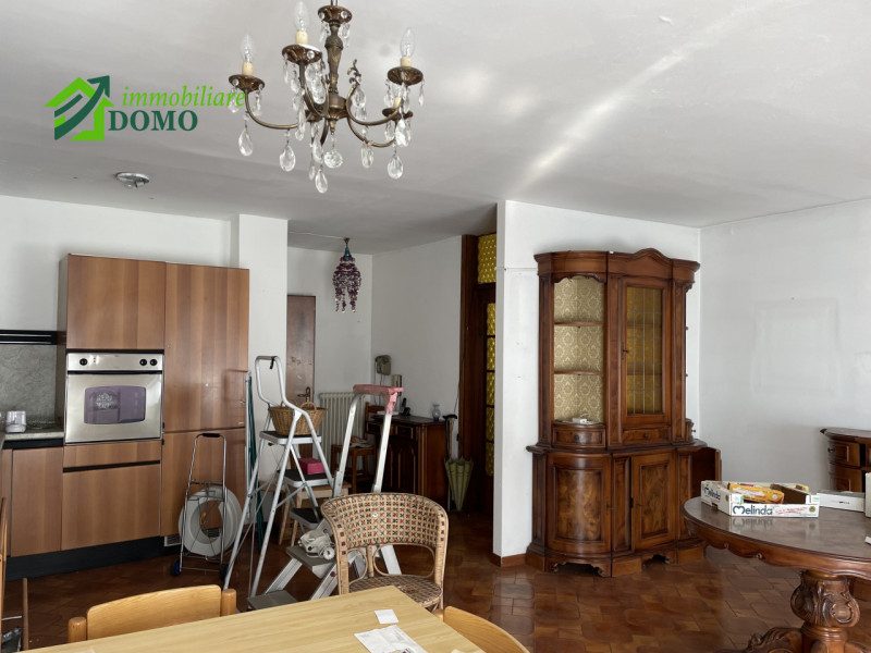 Piovene Centro: Grande Bicamere di 90 mq – Prezzo Economico, Parzialmente da Ristrutturare! Anche...