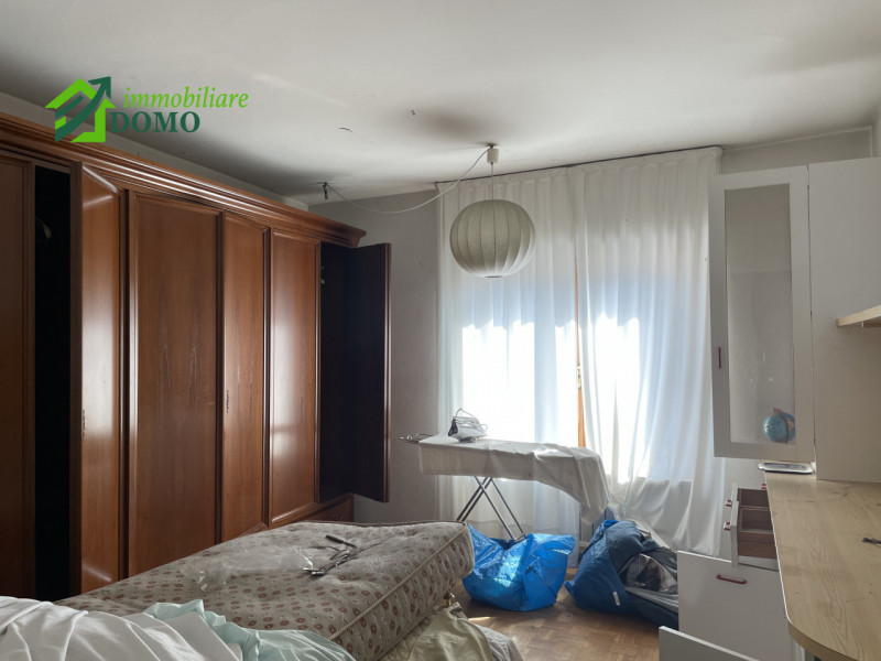 Piovene Centro: Grande Bicamere di 90 mq – Prezzo Economico, Parzialmente da Ristrutturare! Anche...