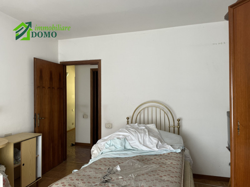 Piovene Centro: Grande Bicamere di 90 mq – Prezzo Economico, Parzialmente da Ristrutturare! Anche...