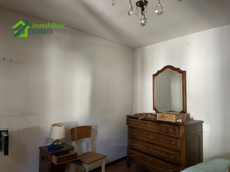 Piovene Centro: Grande Bicamere di 90 mq – Prezzo Economico, Parzialmente da Ristrutturare! Anche...