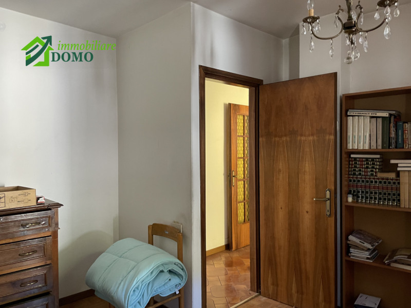 Piovene Centro: Grande Bicamere di 90 mq – Prezzo Economico, Parzialmente da Ristrutturare! Anche...