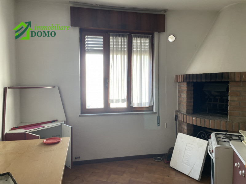 Piovene Rocchette: Bicamere Economico in Centro – Parzialmente da Ristrutturare. Anche con Rent t...