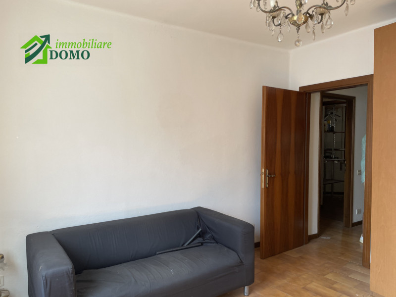 Piovene Rocchette: Bicamere Economico in Centro – Parzialmente da Ristrutturare. Anche con Rent t...