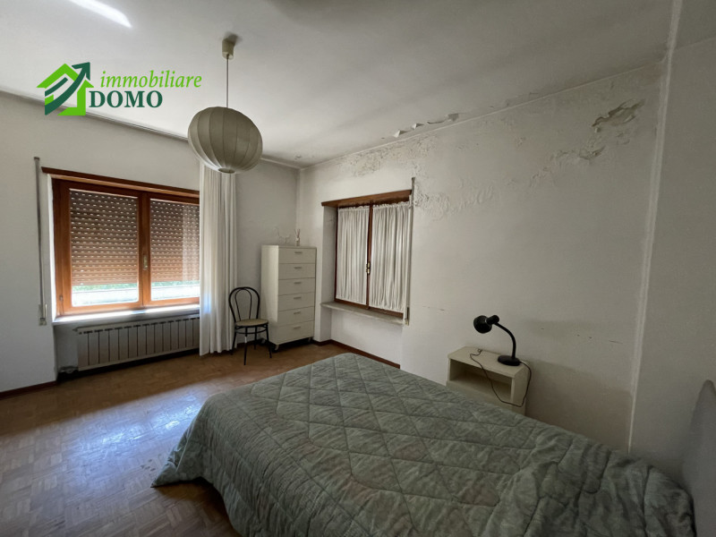 Piovene Rocchette: Bicamere Economico in Centro – Parzialmente da Ristrutturare. Anche con Rent t...