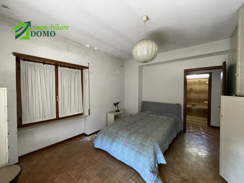 Piovene Rocchette: Bicamere Economico in Centro – Parzialmente da Ristrutturare. Anche con Rent t...