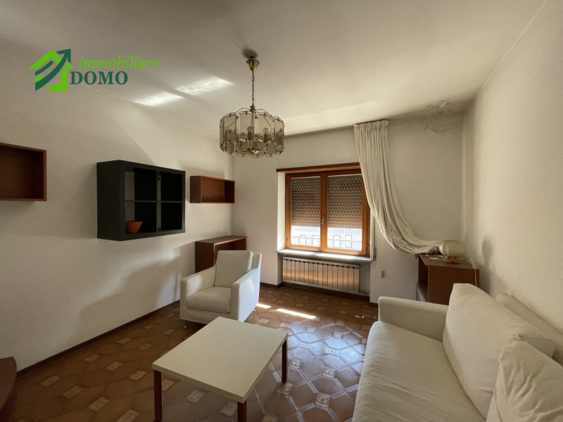 Piovene Rocchette: Bicamere Economico in Centro – Parzialmente da Ristrutturare. Anche con Rent t...