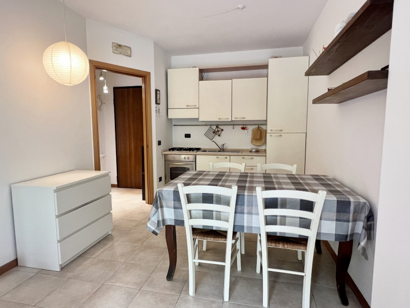VICENZA, QUARTIERE SAN BORTOLO: VENDESI MINI CON TERRAZZO, GARAGE E POSTO AUTO - COMPLETAMENTE AR...