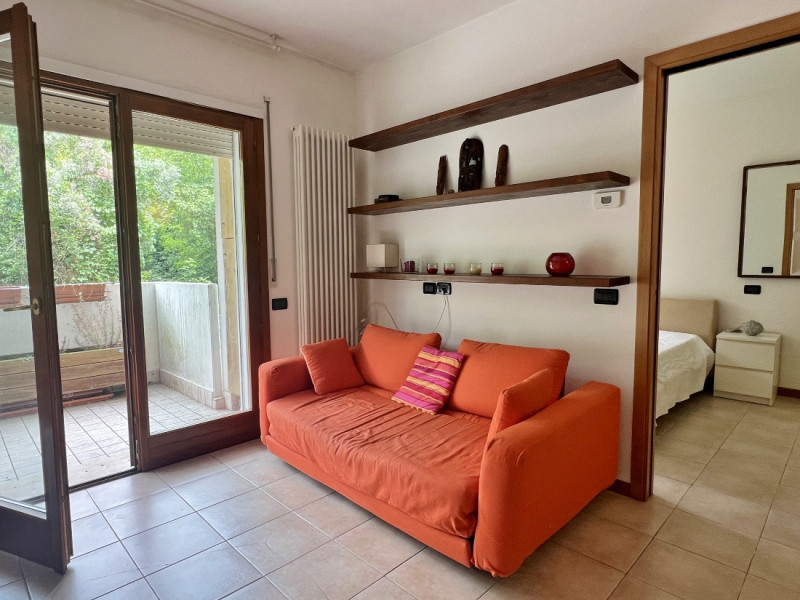 VICENZA, QUARTIERE SAN BORTOLO: VENDESI MINI CON TERRAZZO, GARAGE E POSTO AUTO - COMPLETAMENTE AR...