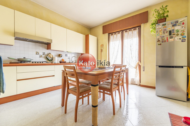 A Creazzo prende forma questa ampia soluzione all’ultimo piano, una casa pensata per chi cerca sp...