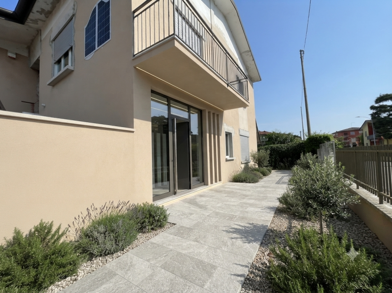 Opportunità Unica: Appartamento Indipendente in Villa Bifamiliare tra Vicenza e Torri di Quarteso...