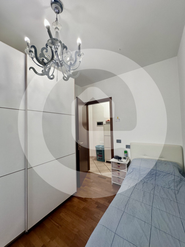 Appartamento duplex, situato all'interno di una palazzina composta da sole 8 unità abitative. L'i...